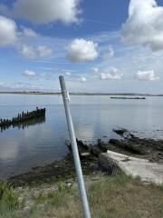Near Little Murston, the ECP signs are a bit confusing - this broken sign might've helped